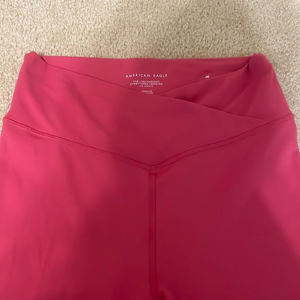 New American Eagle fuchsia athletic leggings